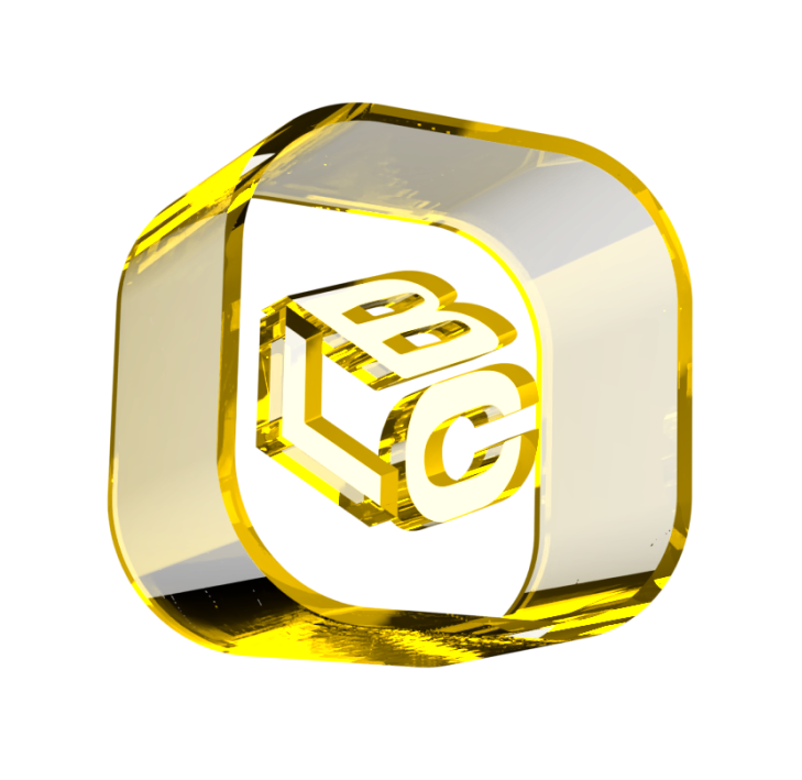 Logotipo dourado e translúcido com as letras LC e B em 3D, sobre fundo branco.